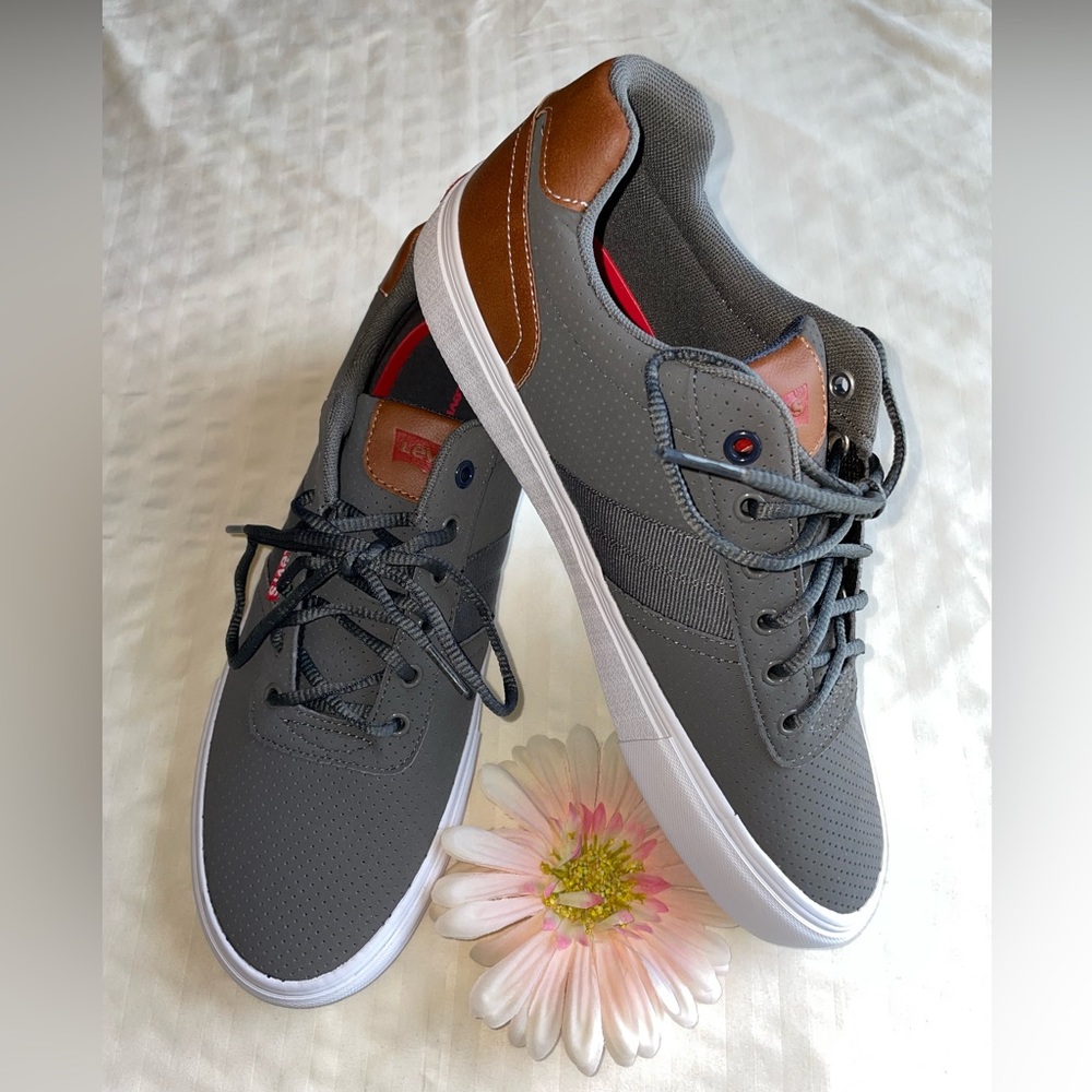 Levi’s canvas sneakers